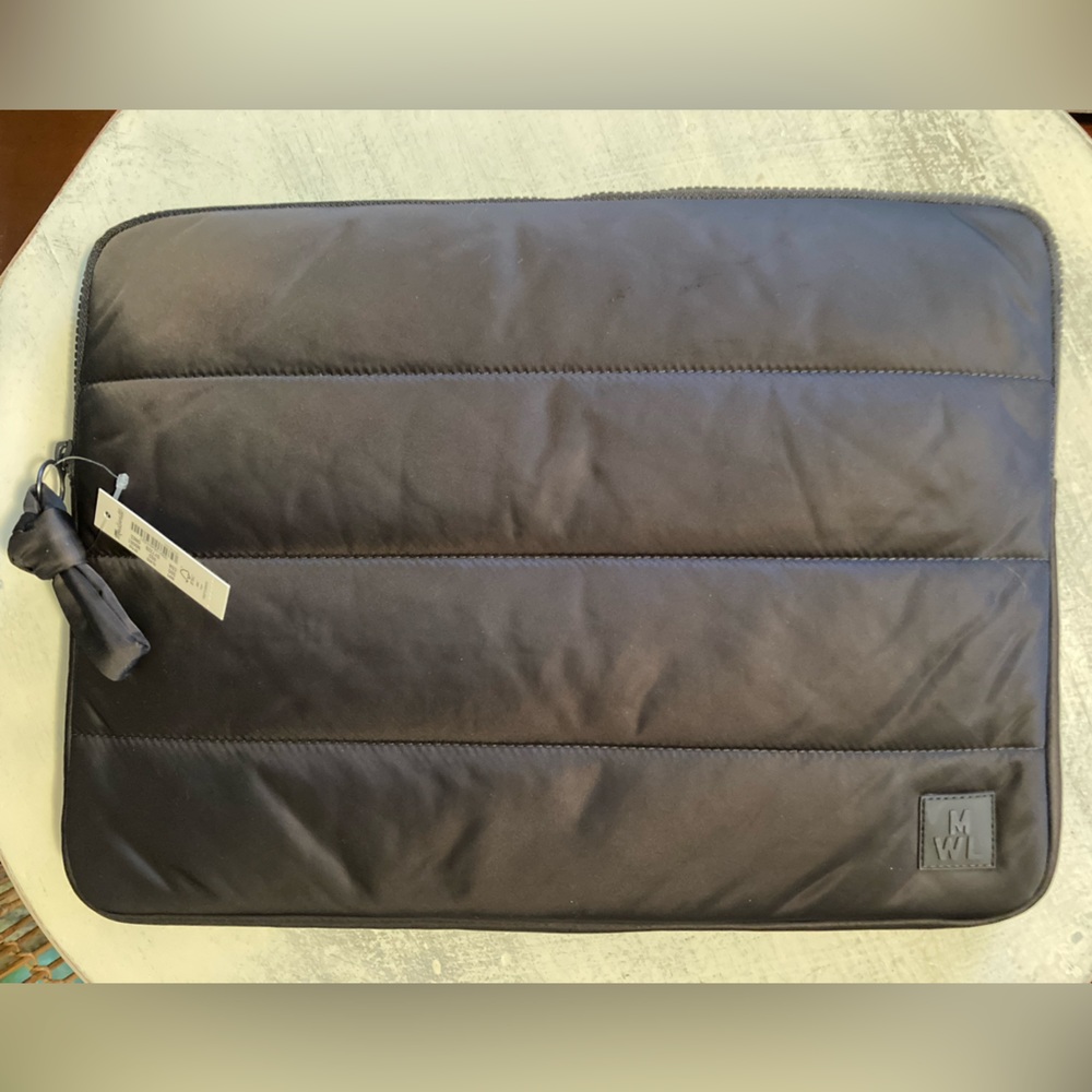 Madewell NWT black laptop case.